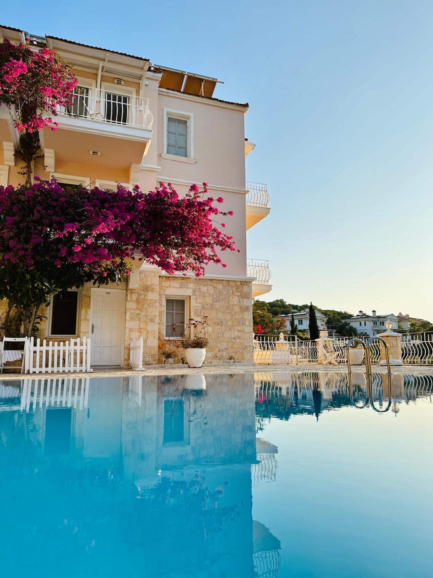 Club Capa Hotel Каш Екстериор снимка