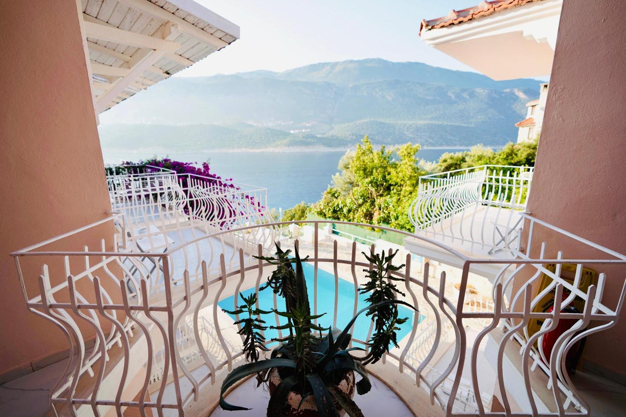 Club Capa Hotel Каш Екстериор снимка
