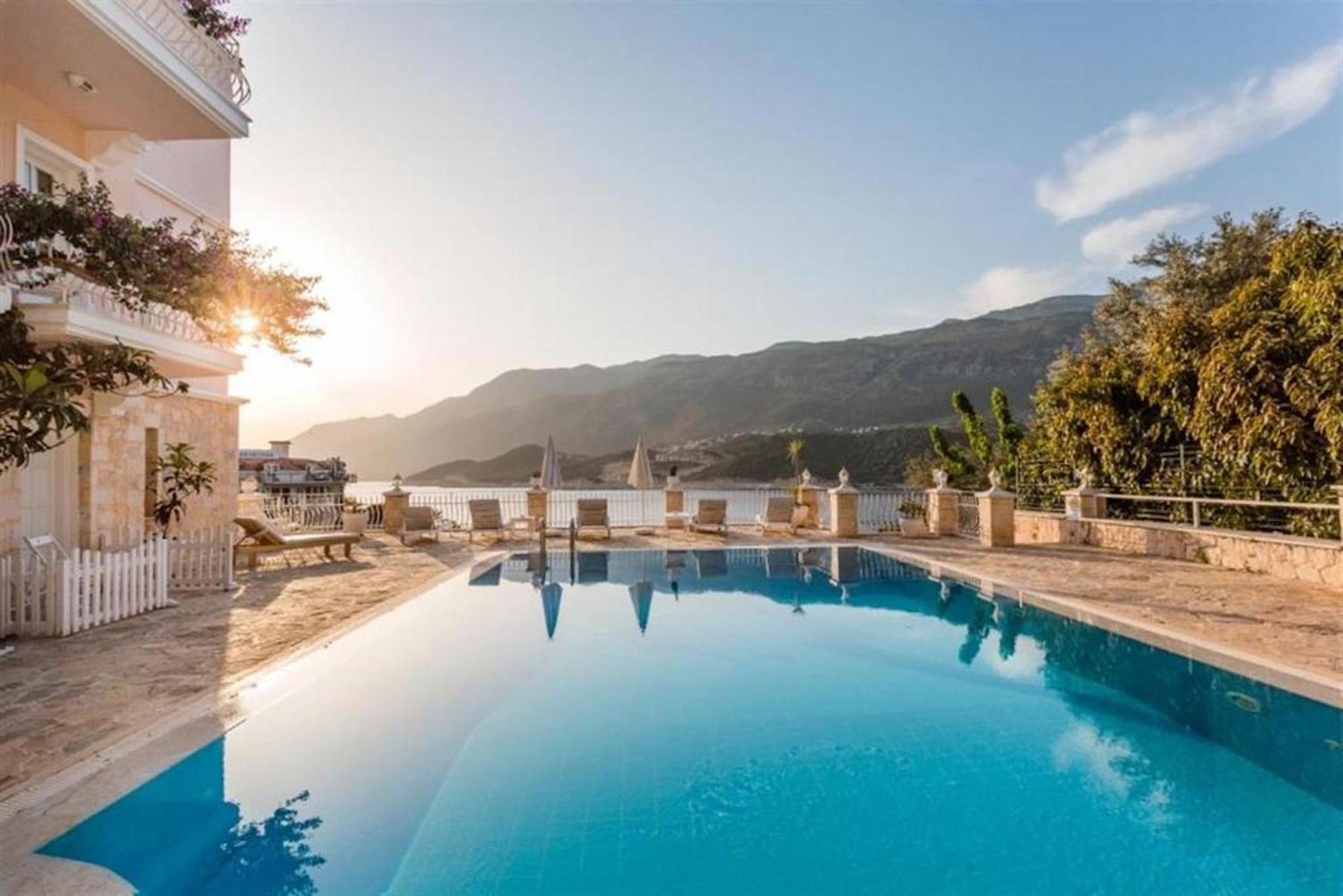 Club Capa Hotel Каш Екстериор снимка